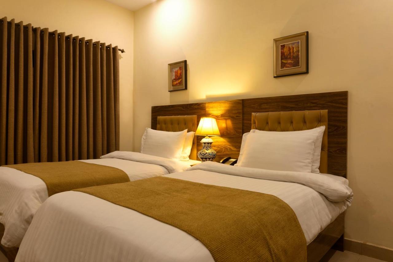 Hotel One Lalazar Multan Exterior foto