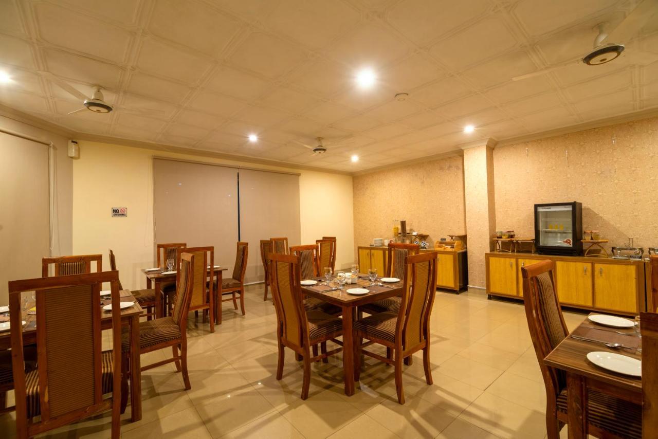 Hotel One Lalazar Multan Exterior foto