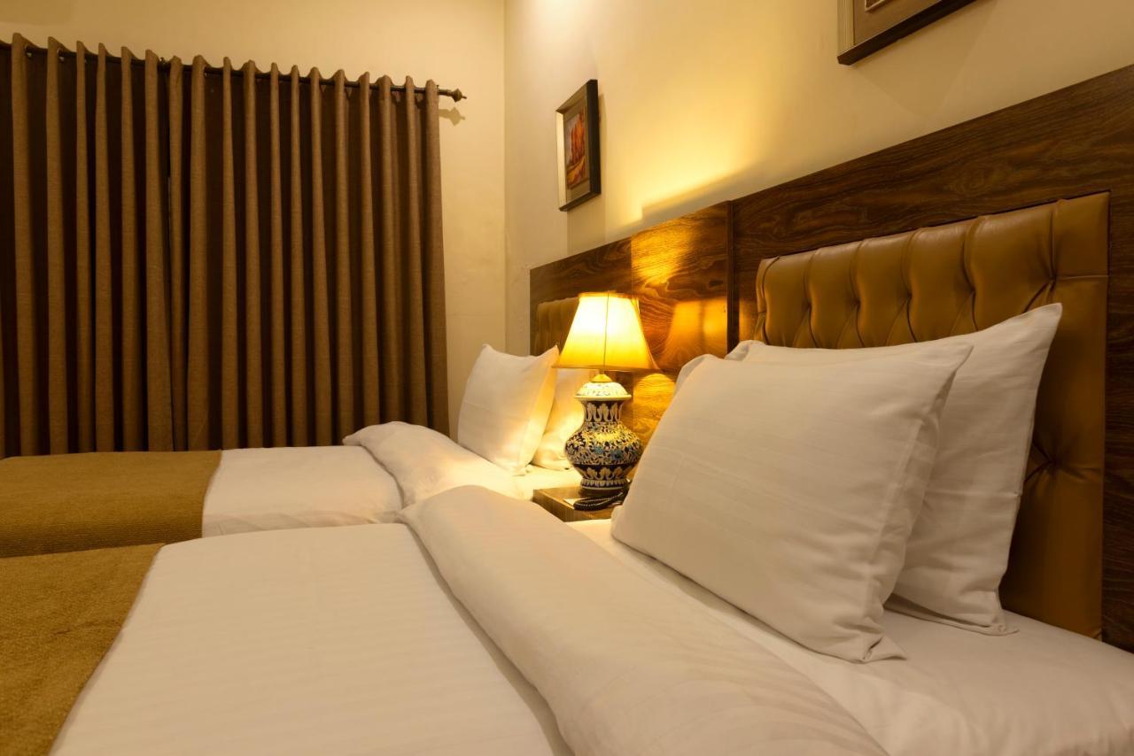 Hotel One Lalazar Multan Exterior foto