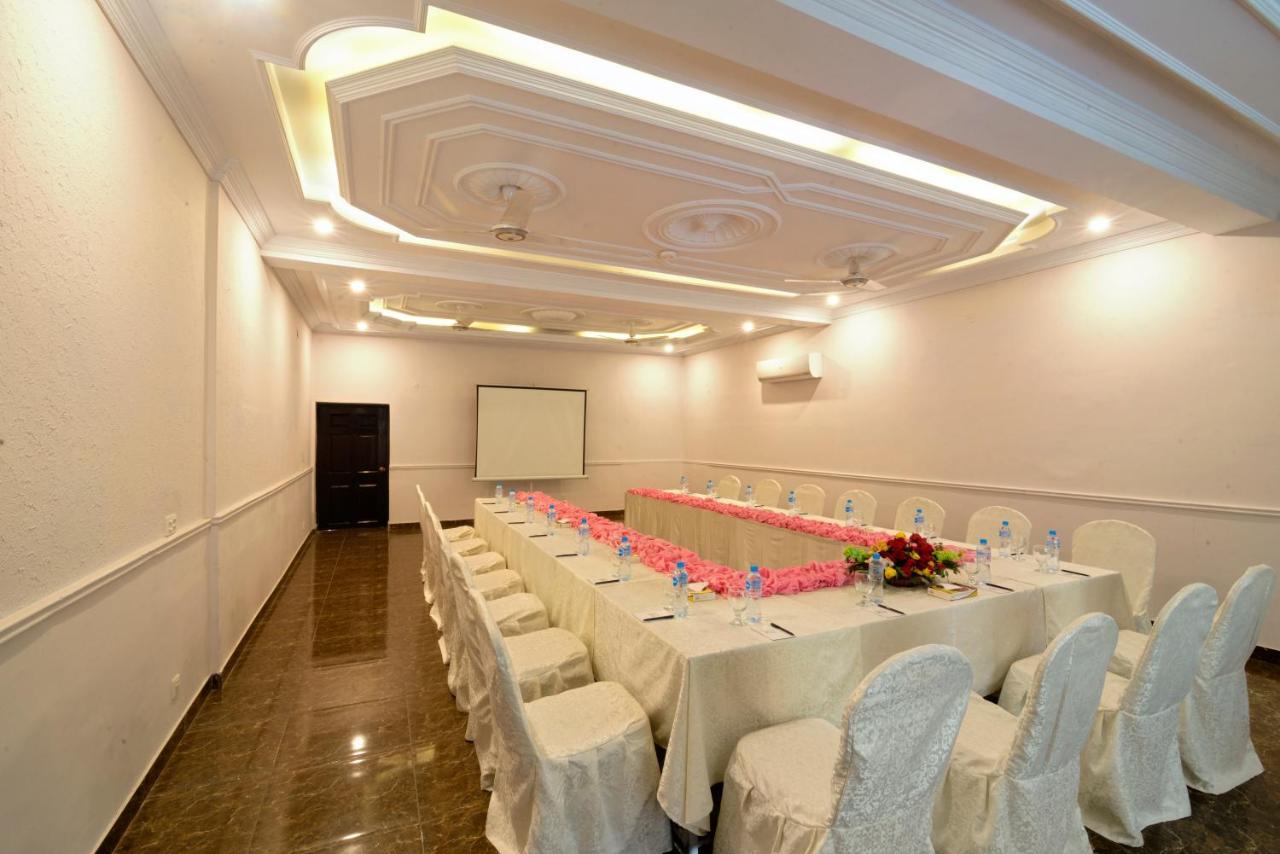 Hotel One Lalazar Multan Exterior foto